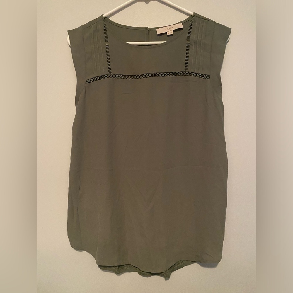 Loft size small camo green cap sleeve excellent condition